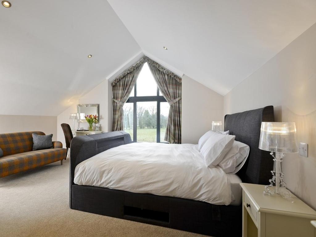 3 Millstones West Bradford
